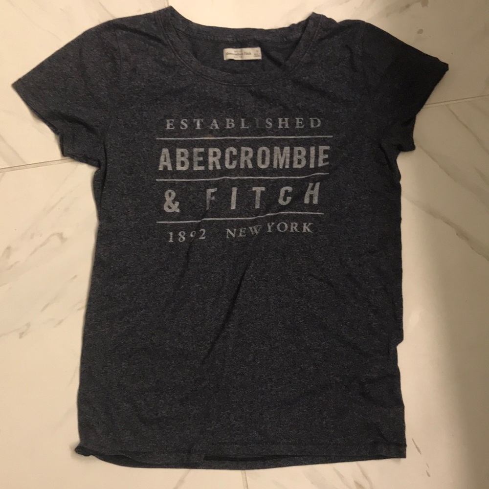 Fun gray graphic T :)